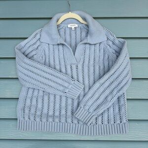 Cozy Women's V-Neck Sweater in Soft Blue